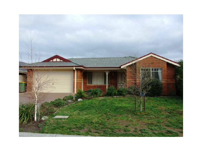 13 Genoa Grove, Pakenham VIC 3810
