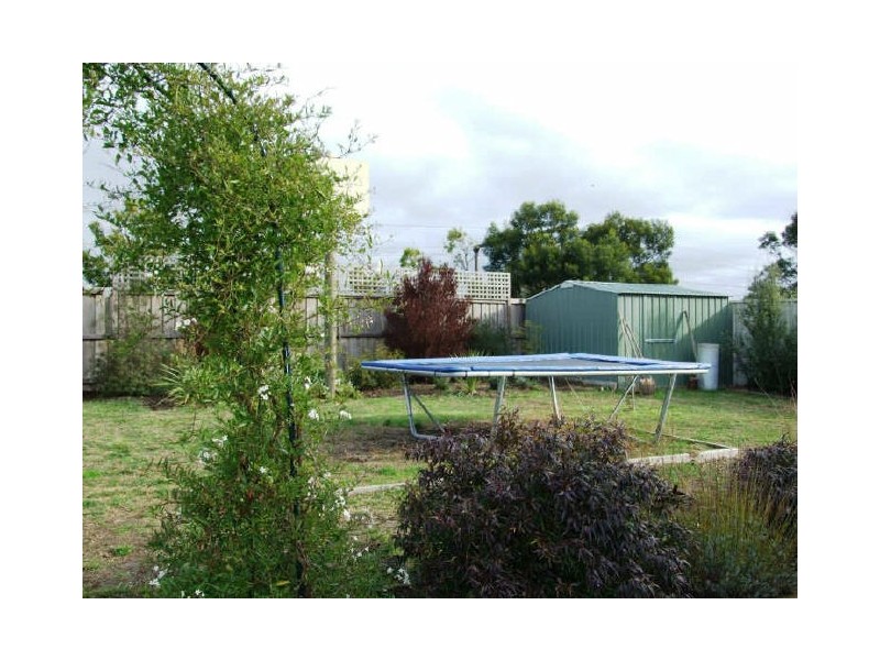 13 Genoa Grove, Pakenham VIC 3810