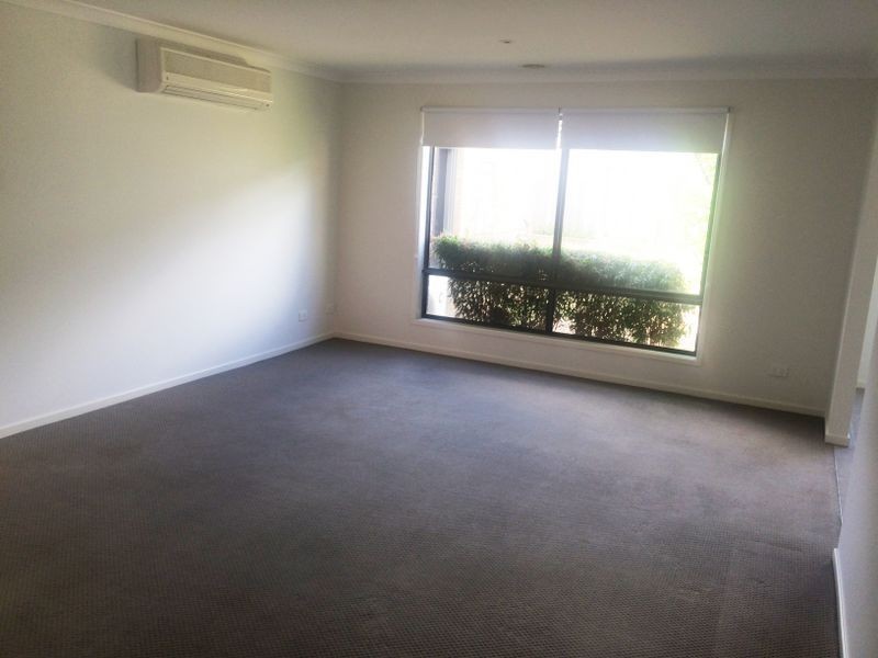 17 Mannagum Drive, Pakenham VIC 3810