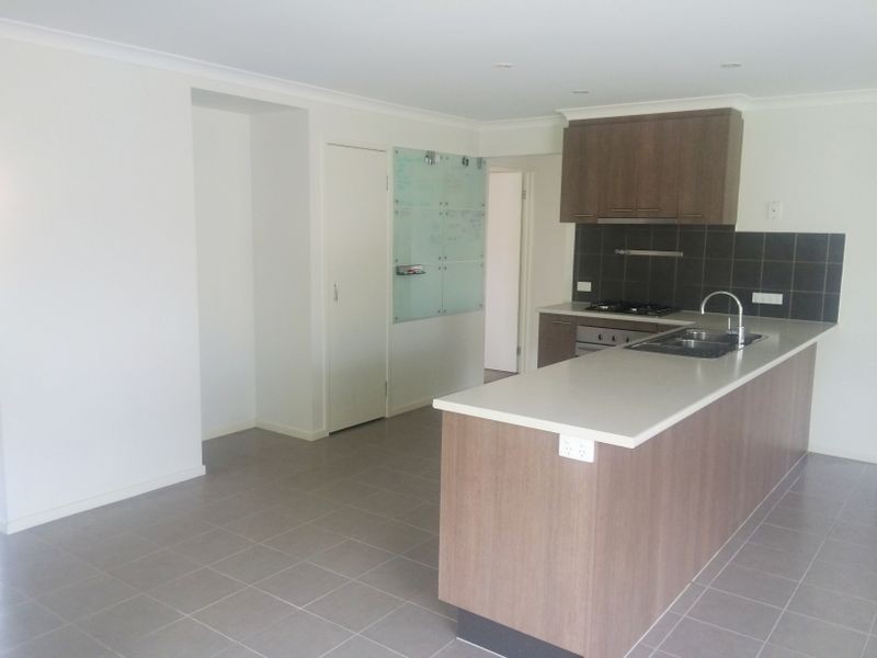17 Mannagum Drive, Pakenham VIC 3810
