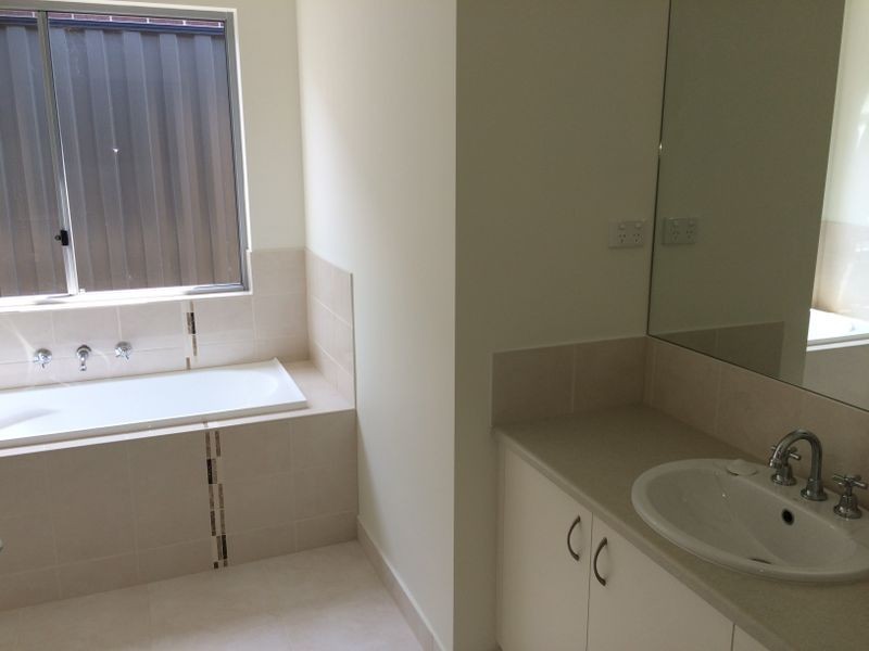 29 Botham Crescent, Pakenham VIC 3810