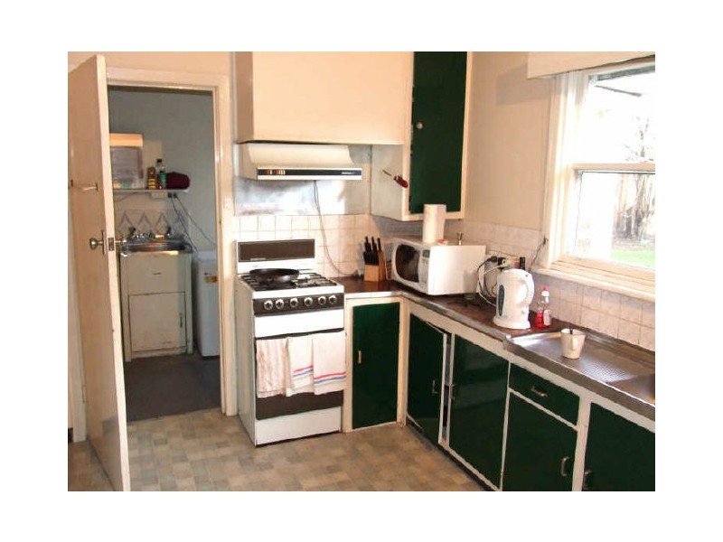 37 Rogers Street, Pakenham VIC 3810