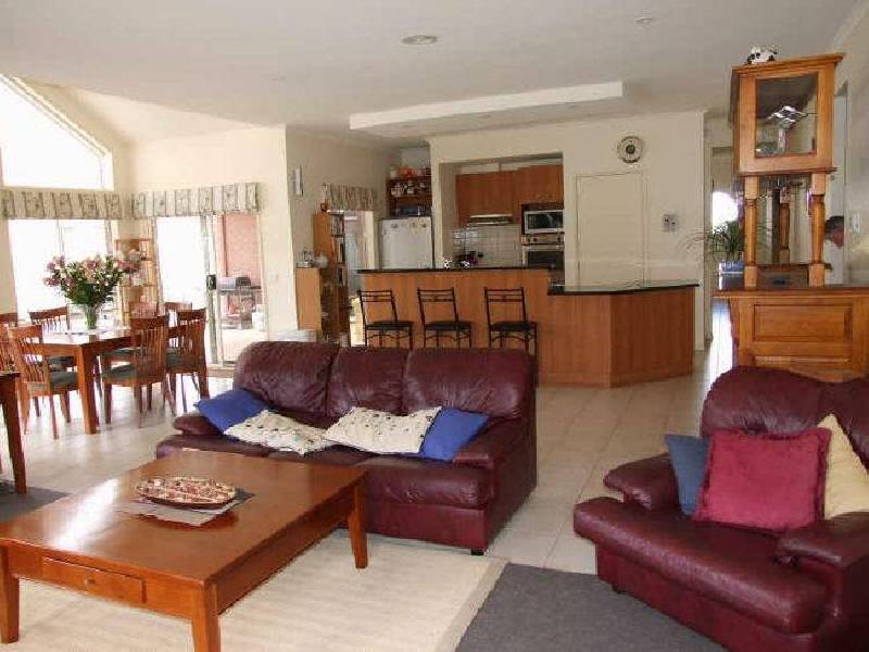 50 Flinders Chase, Pakenham VIC 3810