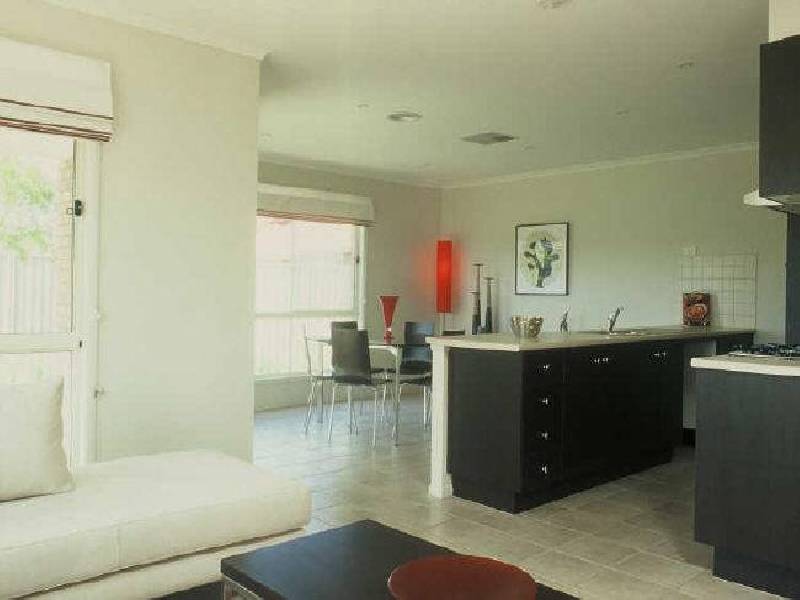 15 Creekwood Avenue, Pakenham VIC 3810