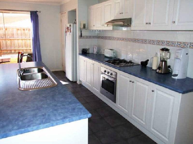 15 Jamie Court, Pakenham VIC 3810