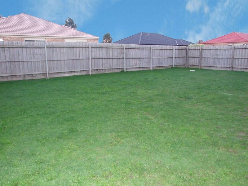 19 Freeman Drive, Pakenham VIC 3810