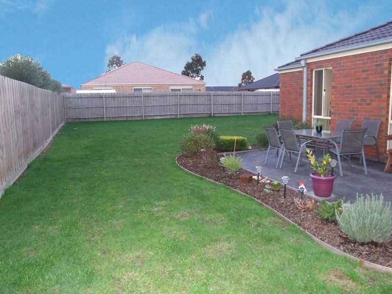 19 Freeman Drive, Pakenham VIC 3810
