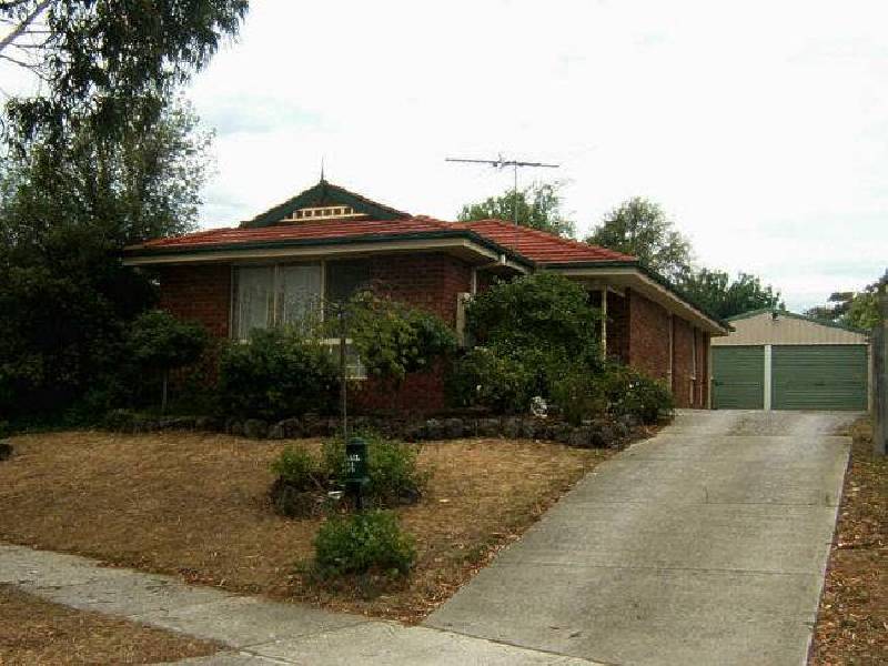 34 Meeking Drive, Pakenham VIC 3810