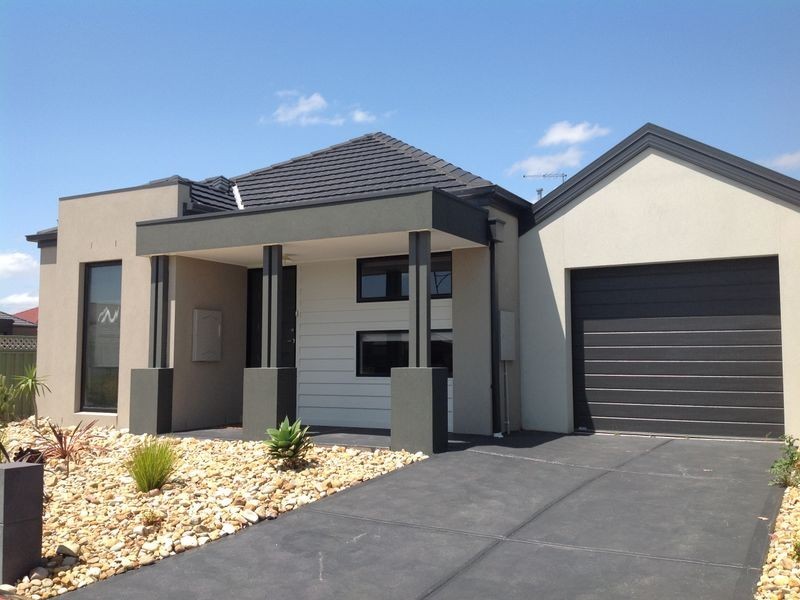 1 Sun Orchard Drive, Pakenham VIC 3810