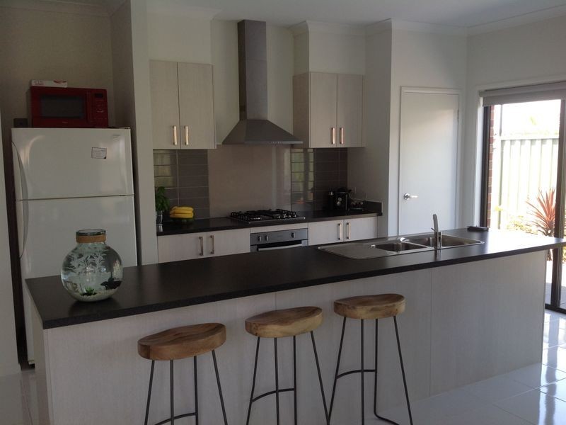 1 Sun Orchard Drive, Pakenham VIC 3810