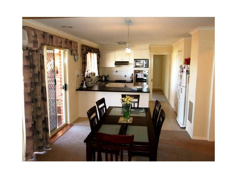 40 Ben Drive, Pakenham VIC 3810