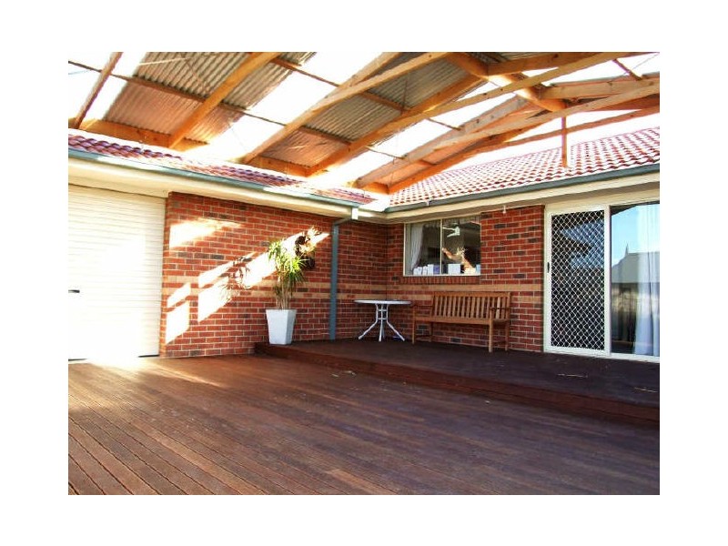 40 Ben Drive, Pakenham VIC 3810