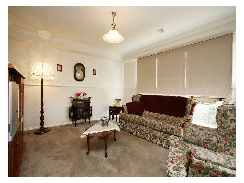 8 Iris Place, Pakenham VIC 3810