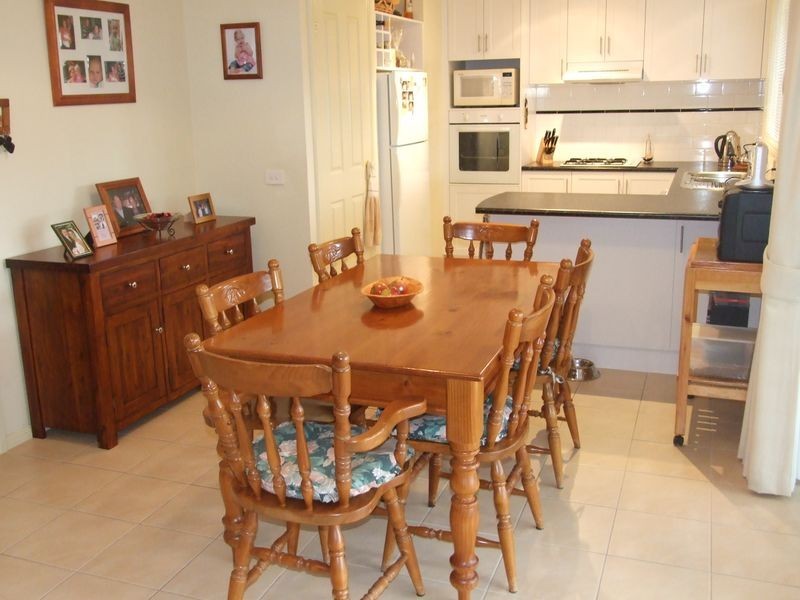 14 Meaby Drive, Pakenham VIC 3810