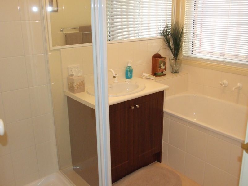 14 Meaby Drive, Pakenham VIC 3810