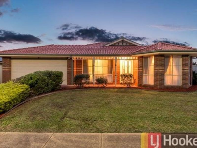 28 Hartland Cicuit, Pakenham VIC 3810