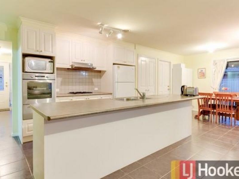 28 Hartland Cicuit, Pakenham VIC 3810