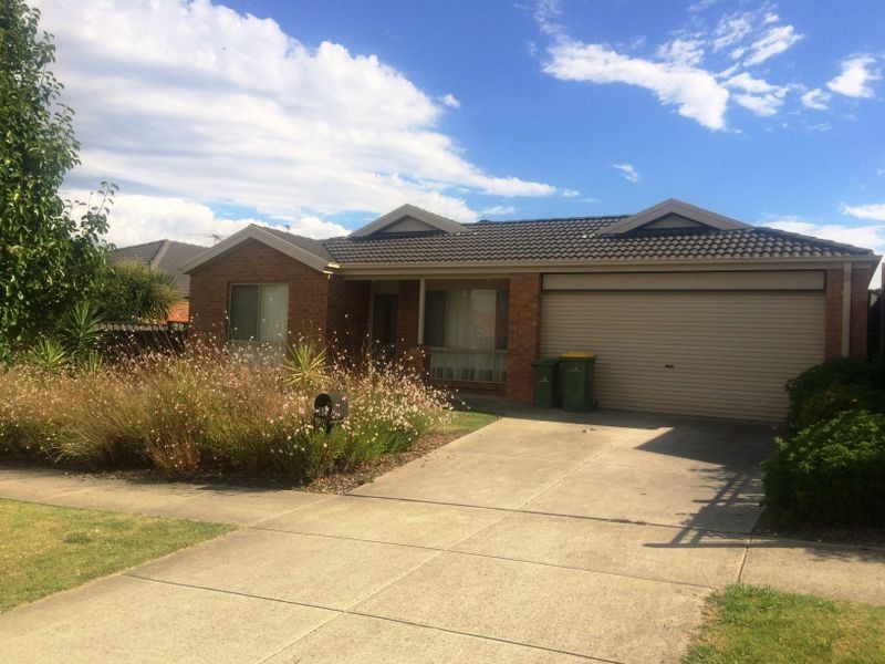 65 Leigh Drive, Pakenham VIC 3810