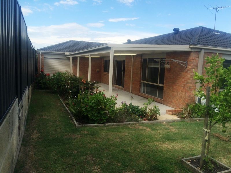 65 Leigh Drive, Pakenham VIC 3810