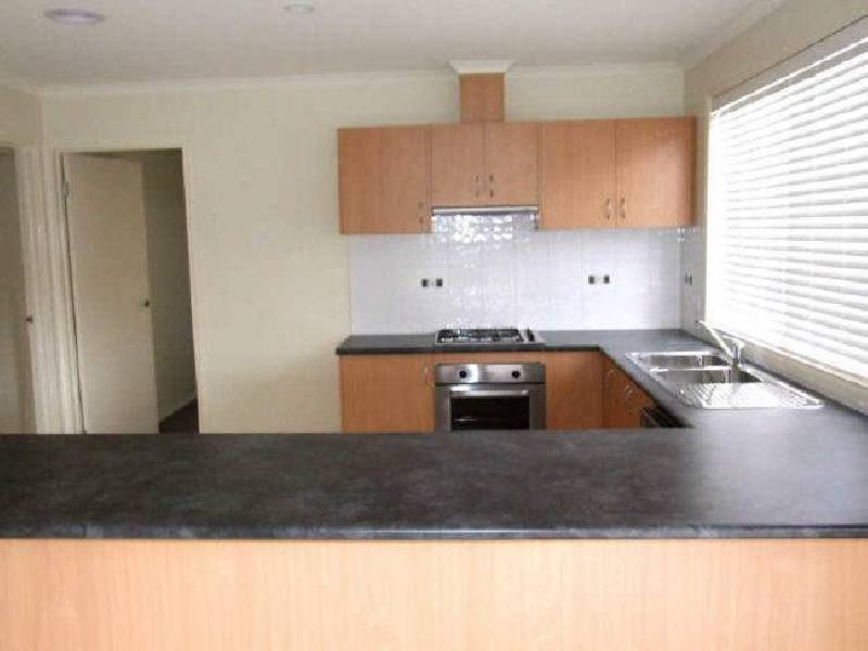 38 Scarlet Crescent, Pakenham VIC 3810