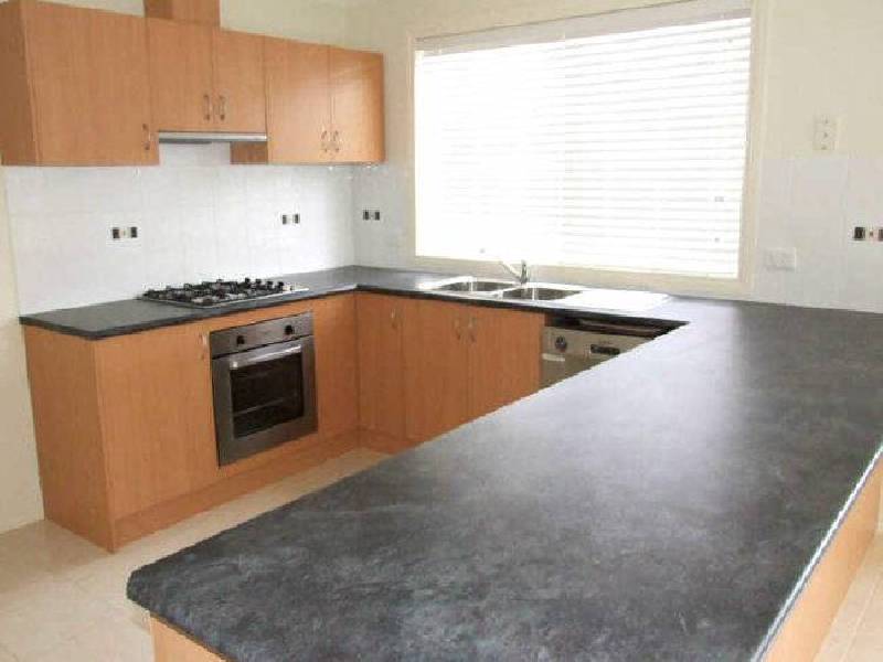 38 Scarlet Crescent, Pakenham VIC 3810