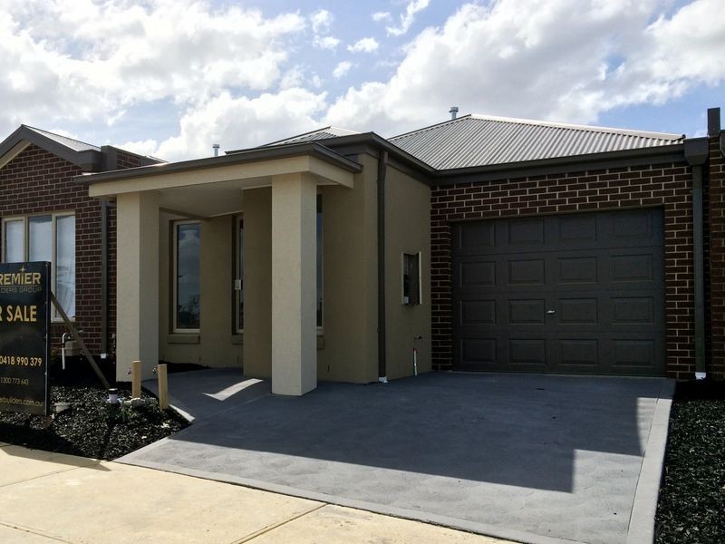 33 Havana Parade, Pakenham VIC 3810