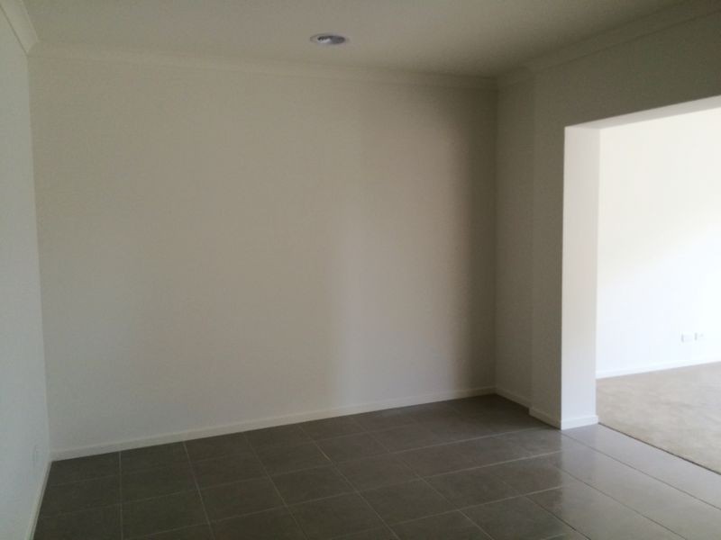 33 Havana Parade, Pakenham VIC 3810