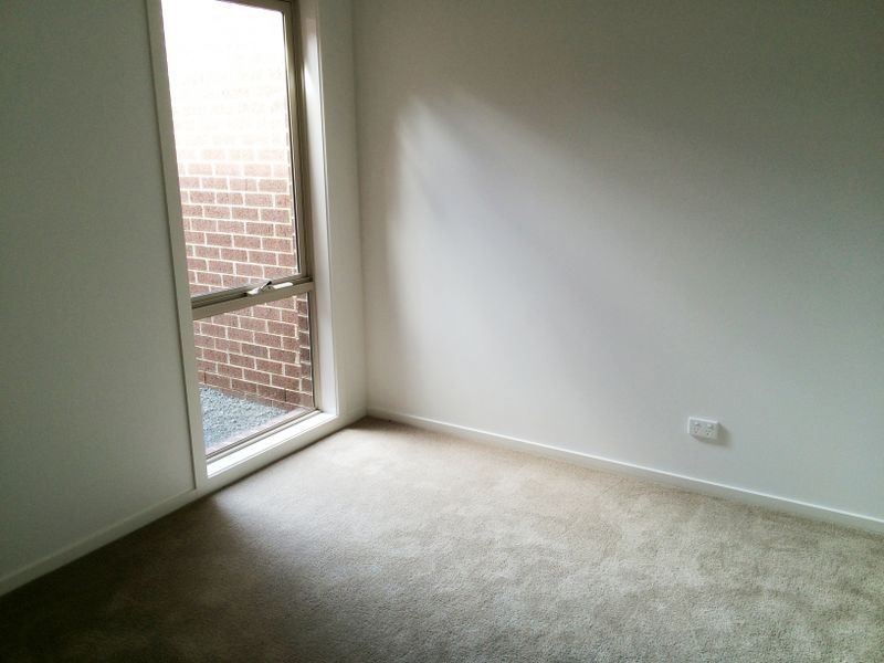 33 Havana Parade, Pakenham VIC 3810