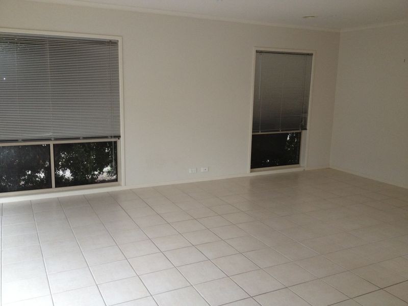 15 Buchan Green, Pakenham VIC 3810