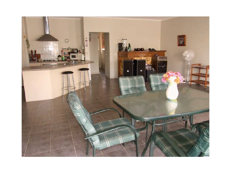 24 Riddell Grove, Pakenham VIC 3810