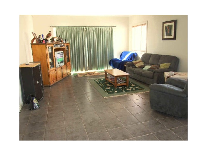 24 Riddell Grove, Pakenham VIC 3810