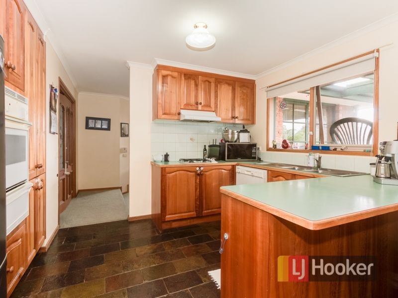 6 Broadhurst Road, Pakenham VIC 3810