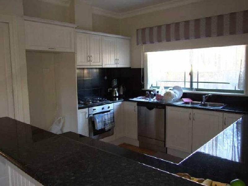 13 Colonial Way, Pakenham VIC 3810