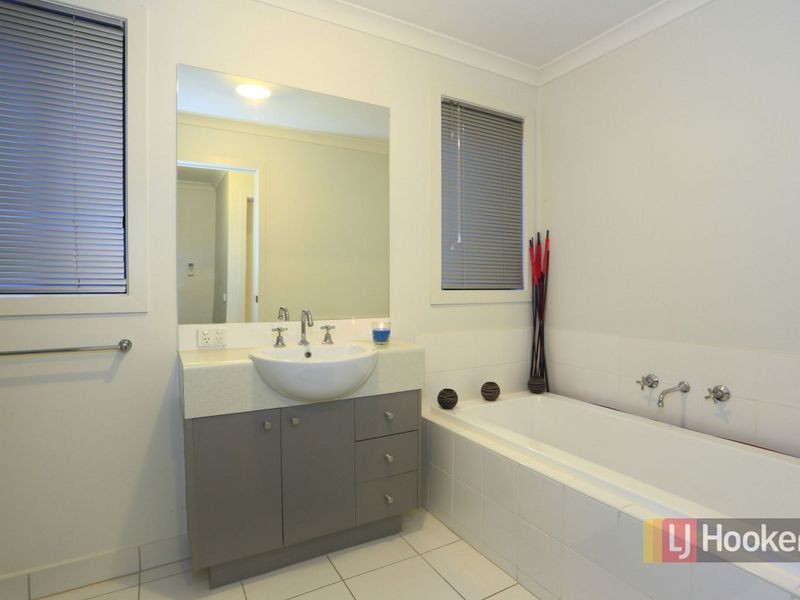 9 Central Avenue, Pakenham VIC 3810