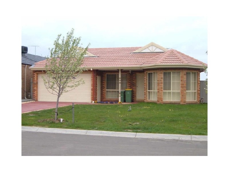 6 Benambra Close, Pakenham VIC 3810