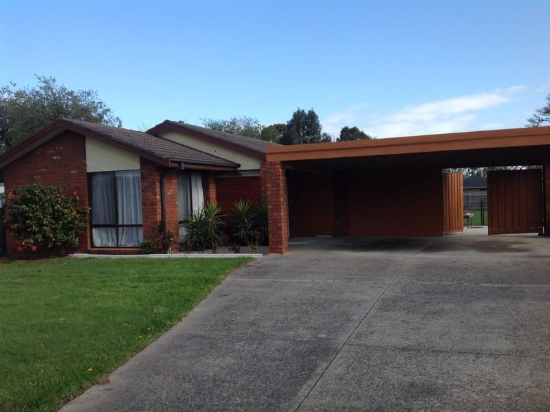 39 Howey Road, Pakenham VIC 3810