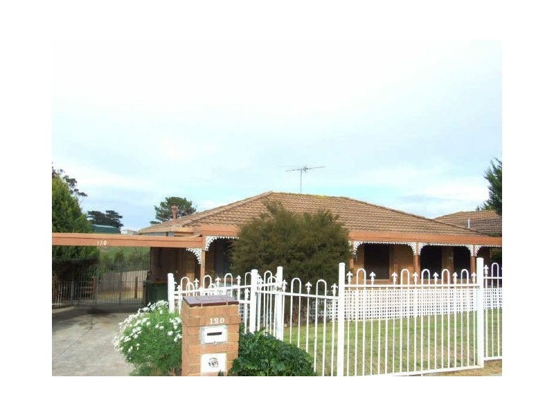 120 Duncan Drive, Pakenham VIC 3810