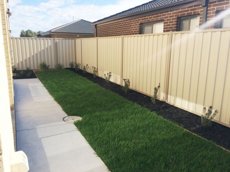 32 Cockatoo Road, Pakenham VIC 3810