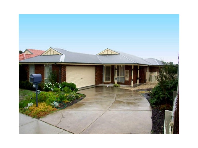 53 Balmoral Way, Pakenham VIC 3810