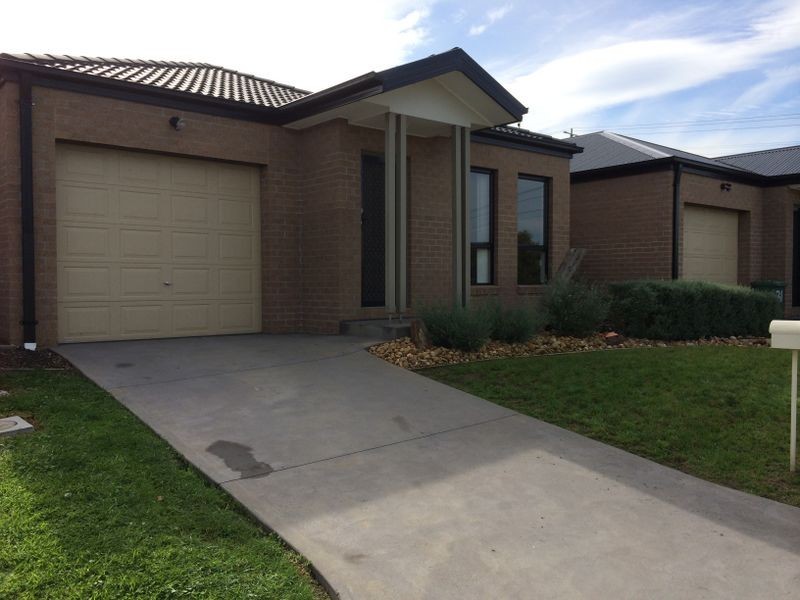 20/103 Army Road, Pakenham VIC 3810