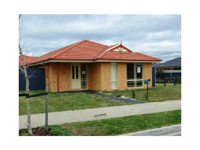 44 Shearwater Drive, Pakenham VIC 3810