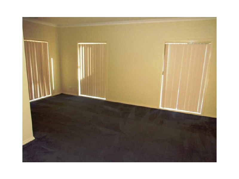 27 Bluehills Boulevard, Pakenham VIC 3810