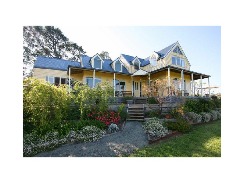 120 Huxtable Road, Pakenham Upper VIC 3810