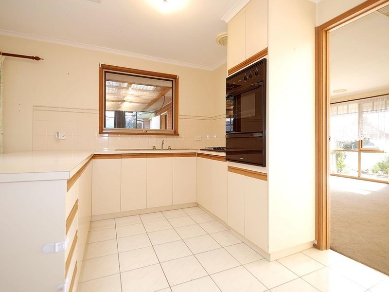 6 Anita Place, Pakenham VIC 3810