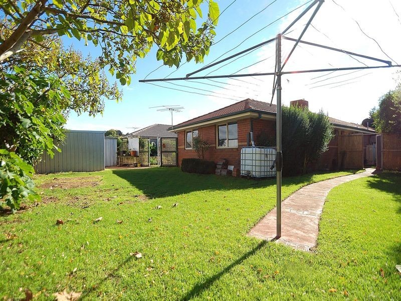 6 Anita Place, Pakenham VIC 3810