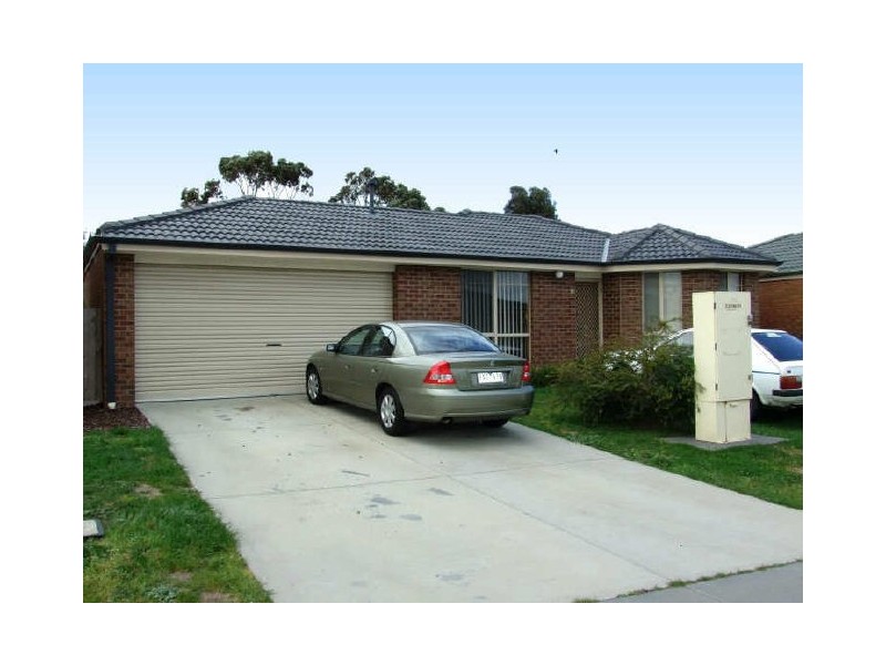 16 Rossi Close, Pakenham VIC 3810