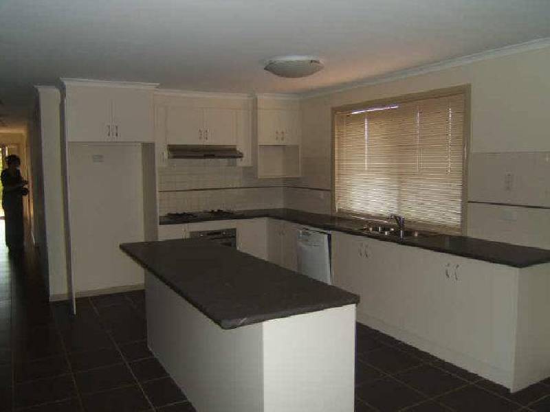 15 Shetland Court, Pakenham VIC 3810