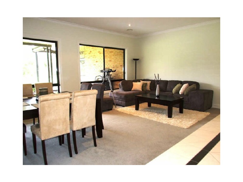 17A Meeking Drive, Pakenham VIC 3810