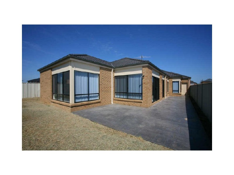 41 The Circuit, Pakenham VIC 3810