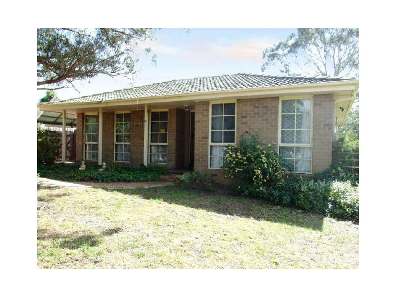 2 Finch Court, Pakenham VIC 3810